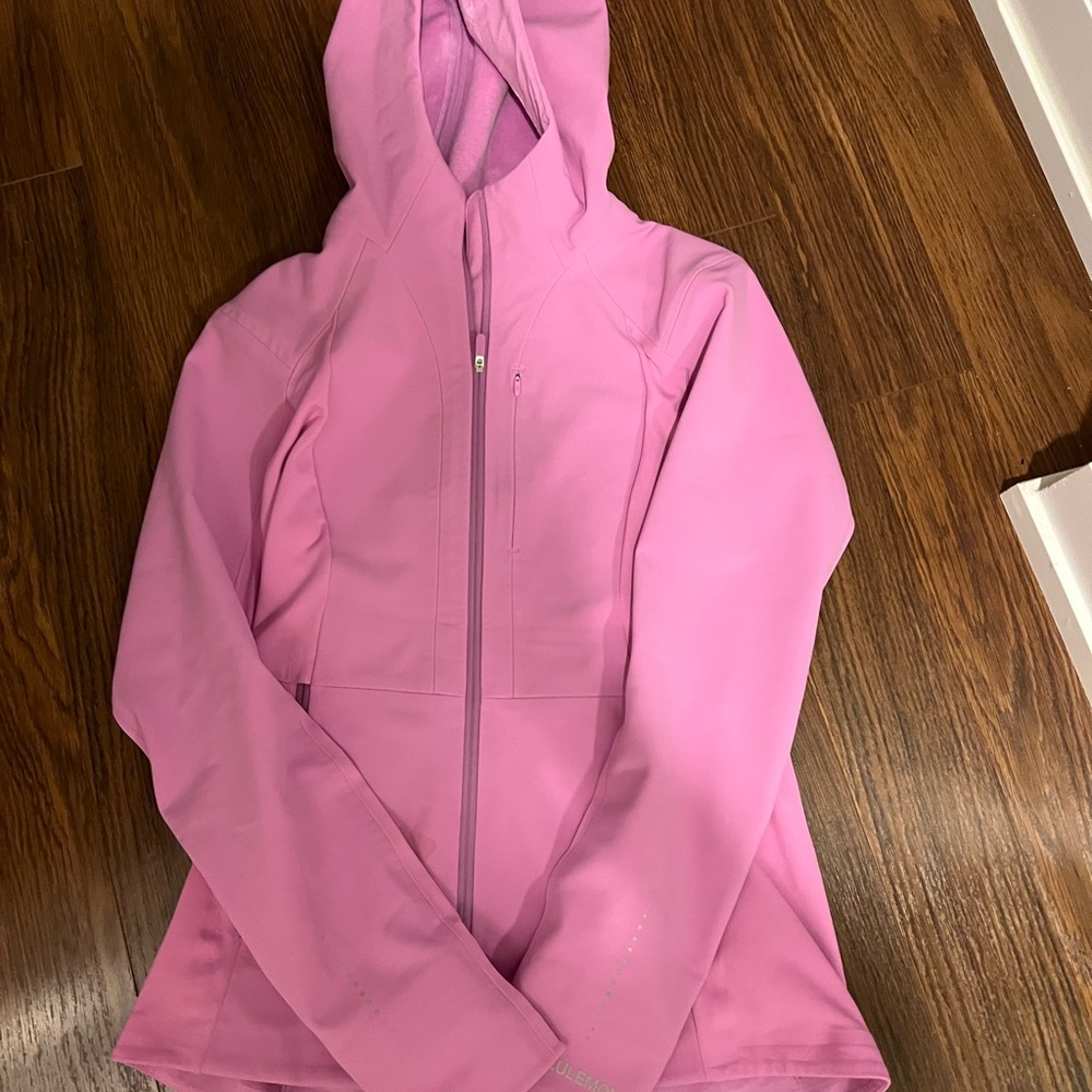 Lulu lemon cross chill jacket.  New color